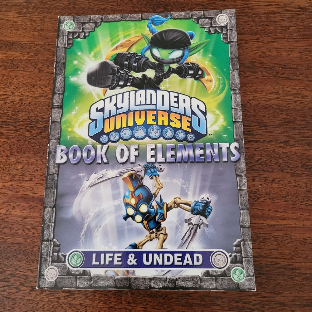 Book of Elements: Life & Undead (Skylanders Universe) Paperback
